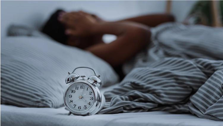 Somnul insuficient crește riscul dezvoltării astmului. 5 reguli de aur pentru un somn de calitate