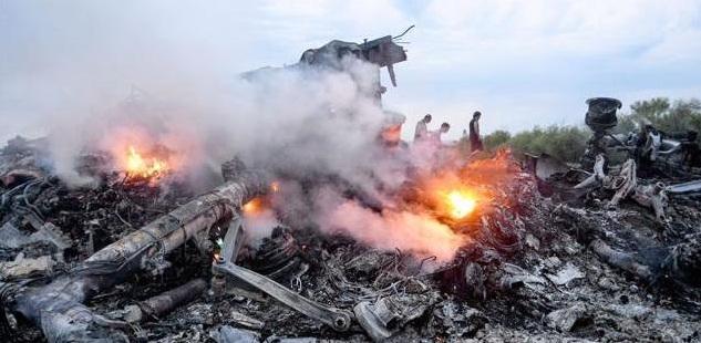 Noi dezvăluiri în cazul prăbuşirii zborului MH17. Cine monitoriza cu atenție zona înainte ca avionul malaezian să fie doborât de rachete (VIDEO)