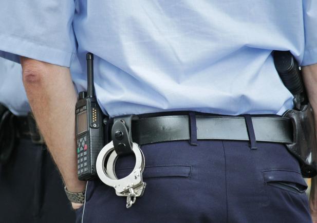 FILMUL CRIMEI care a îngrozit Berlinul: Un român i-a tăiat gâtul iubitei în fața unui supermarket FILMUL CRIMEI care a îngrozit Berlinul: Un român i-a tăiat gâtul iubitei în fața unui supermarket
