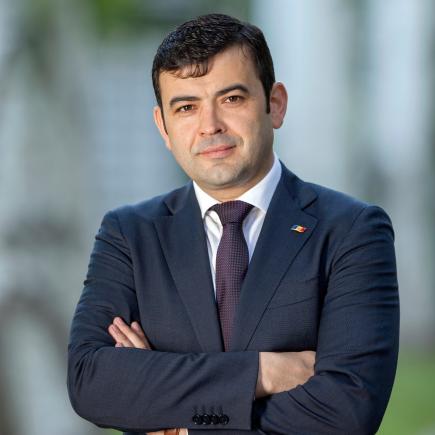 Diploma de bacalaureat a premierului Moldovei este falsă Diploma de bacalaureat a premierului Moldovei este falsă