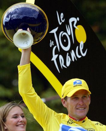 Prezenta surpriza in Turul Frantei! Lance Armstrong isi face reintrarea in Marea Bucla