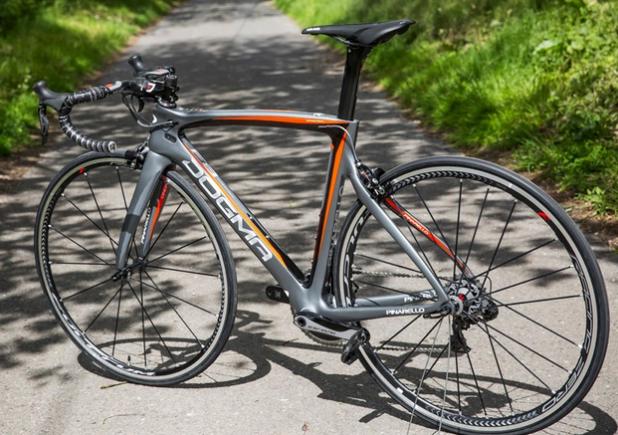 Bicicleta cu care Froome vrea sa castige Turul Frantei costa 10.000 de lire sterline