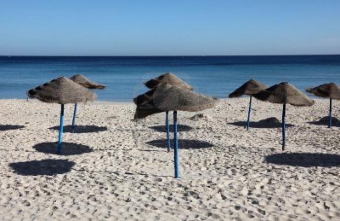 ALERTĂ în Tunisia. Guvernul britanic le-a cerut cetățenilor săi să părăsească de urgență țara ALERTĂ în Tunisia. Guvernul britanic le-a cerut cetățenilor săi să părăsească de urgență țara