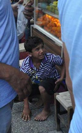INUMAN! Băiețel sirian, refugiat în Turcia, bătut de patronul unui restaurant (FOTO)