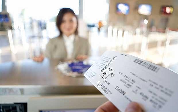 Te-ai întrebat vreodată de ce shop-ul din aeroport îți cere cartea de îmbarcare? Fac MILIOANE pe spinarea ta... Te-ai întrebat vreodată de ce shop-ul din aeroport îți cere cartea de îmbarcare? Fac MILIOANE pe spinarea ta...