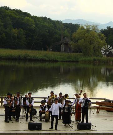 Istoria vie a muzicii tradiţionale, la Festivalul Tarafuri şi Fanfare!