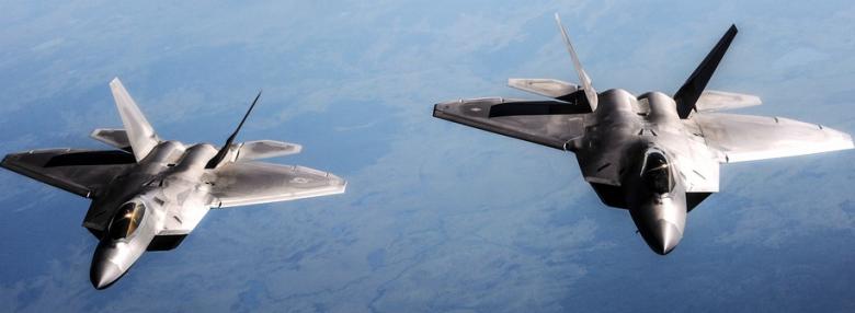 PREMIERĂ! Statele Unite trimit în Europa temutele avioane invizibile F-22 Raptor. MESAJUL lui Obama pentru Vladimir Putin