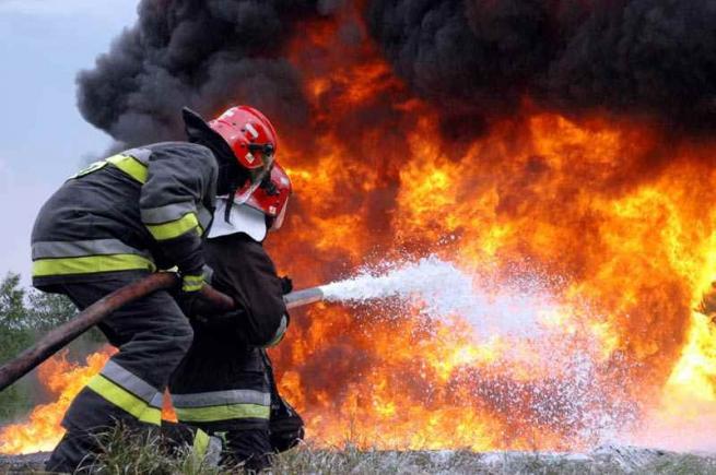 TRAGEDIE LA CONSTANȚA! Pompier MORT în urma unei explozii
