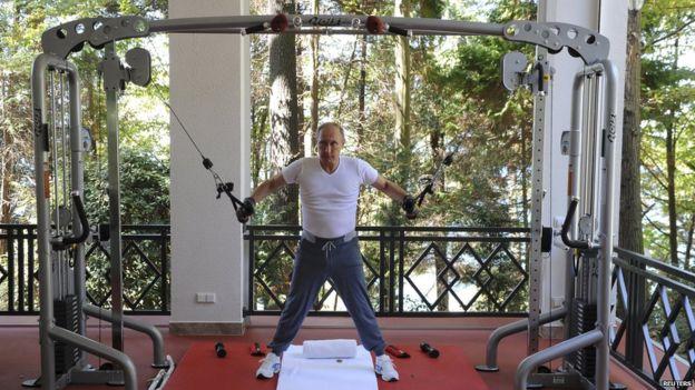 Putin și Medvedev trag de fiare, imagini de la antrenament (VIDEO)
