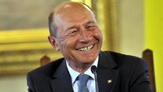 Băsescu, atac la Dragnea pe Legea defăimării: Vrea să pună sub control internetul