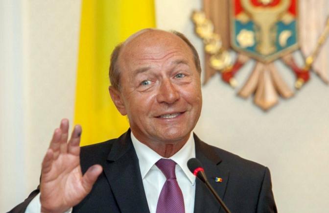 Traian și Maria Băsescu vor să fie moldoveni cu acte în regulă. Au depus deja cererea!