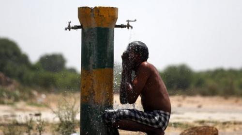 VAL UCIGAȘ de căldură în India. Cel puțin 800 de morți