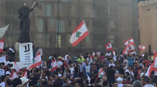 Criza gunoaielor scoate libanezii în stradă. 50.000 de protestatari au pus la punct clasa politică